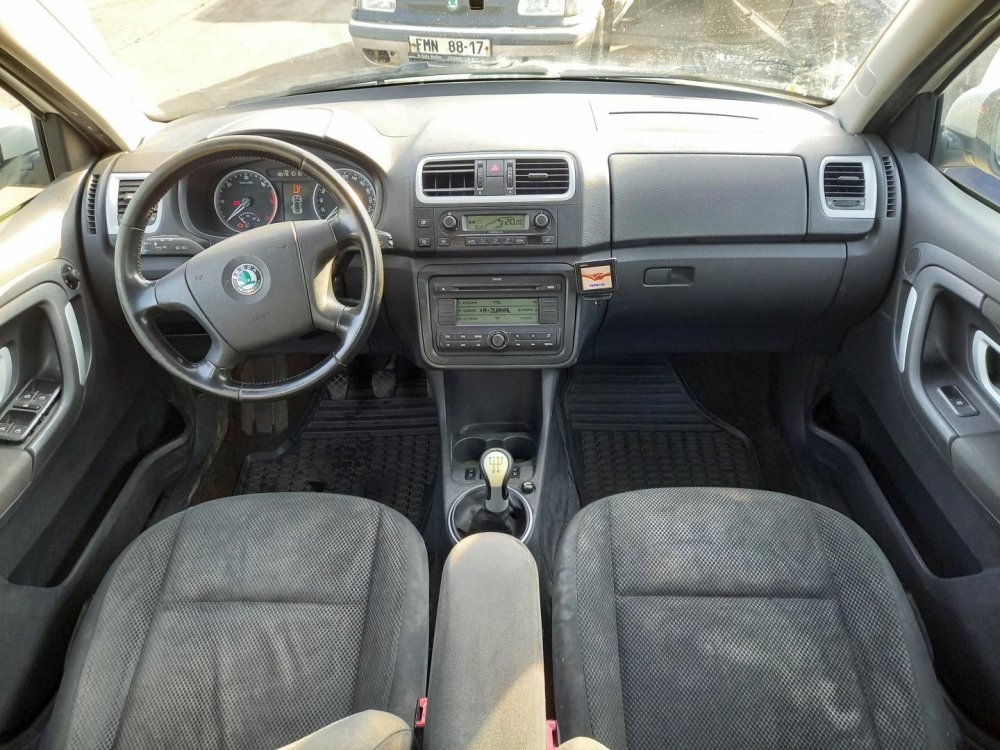 Škoda Fabia II 1.4 TDI ( BNV ) 59kW převod. JZC r.2007 bílá 1026 na náhradní díly 
