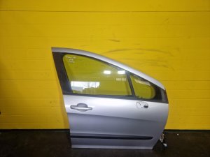 PRAVÉ PŘEDNÍ DVEŘE PEUGEOT 308 I, STŘÍBRNÉ EZR - 17306 PRAVÉ PŘEDNÍ DVEŘE PEUGEOT 308 I, STŘÍBRNÉ EZR - 17306
