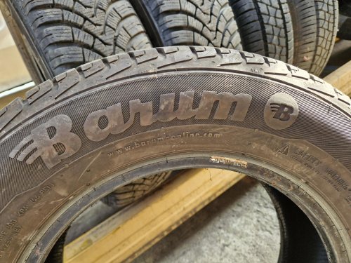 2 KS LETNÍ PNEUMATIKA BARUM 185/70 R14 88T - 12080