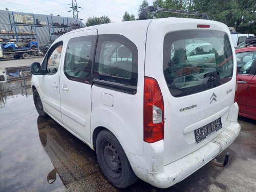 Citroen Berlingo II 1.6 HDI 16V ( 9H01 ) 80kW r.2009 bílá na náhradní díly  