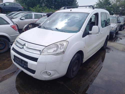 Citroen Berlingo II 1.6 HDI 16V ( 9H01 ) 80kW r.2009 bílá na náhradní díly  