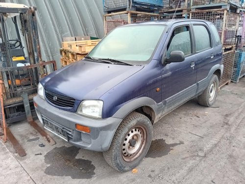 Daihatsu Terios 1.3 ( HC ) 61kW r.1999 modrá na náhradní díly