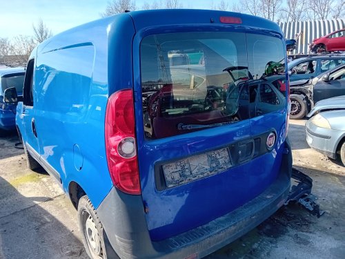 Fiat Doblo 1.3 JTD ( 263A2000 ) 66kW r.2013 modrá na náhradní díly