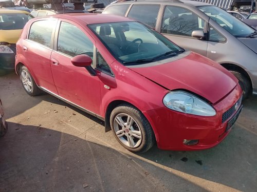 Fiat Grande Punto 1.2 ( 199A4000 ) 48kW r.2010 červená  na náhradní díly