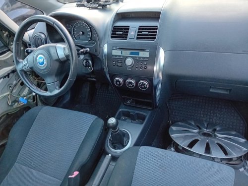 Fiat Sedici 1.6 ( M16A ) 79kW r.2006 zlatá na náhradní díly