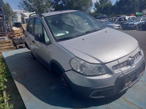 Fiat Sedici 1.6 16V 4X2 ( M16A ) 88kW r.2010 šedá na náhradní díly  