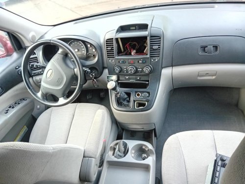 Kia Carnival 2.9 CRDi ( J3 ) 136kW r.2006 červená na náhradní díly