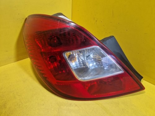 LEVÉ ZADNÍ SVĚTLO OPEL CORSA D 5.DV. - 12062