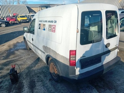 Opel Combo 1.6 ( Z16SE ) 64kW r.2003 bílá na náhradní díly