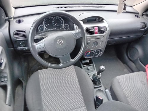 Opel Corsa C 1.2 ( Z12XE ) 55kW r.2003 černá  na náhradní díly