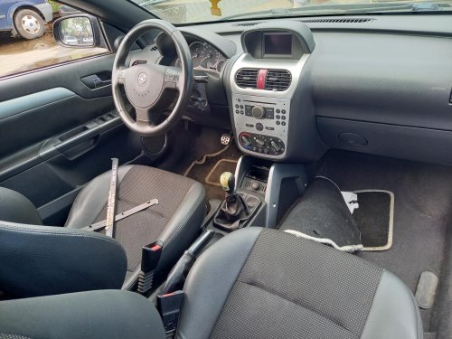 Opel Tigra B TwinTop 1.4 16V ( Z14XEP ) 66kW r.2004  černá Z42T na náhradní díly  