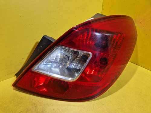 PRAVÉ ZADNÍ SVĚTLO OPEL CORSA D 5.DV. - 12146