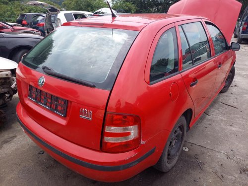 Škoda Fabia 1.4 ( BKY ) 55kW r.2004 červená  na náhradní díly  