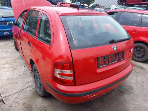 Škoda Fabia 1.4 ( BKY ) 55kW r.2004 červená  na náhradní díly  