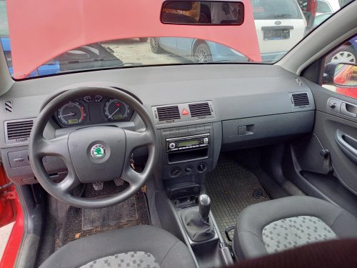 Škoda Fabia 1.4 ( BKY ) 55kW r.2004 červená  na náhradní díly  