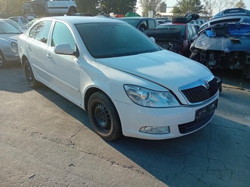 Škoda Octavia II Facelift 1.6 TDI ( CAYC ) 77kW r.2011 bílá 1026 na náhradní díly  