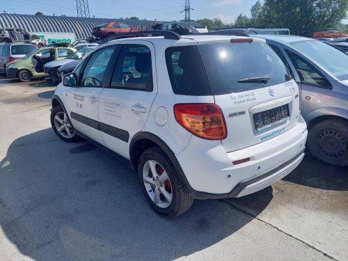 Suzuki SX4 1.6 4x4 ( M16A ) 79kW r.2008 bílá  na náhradní díly  