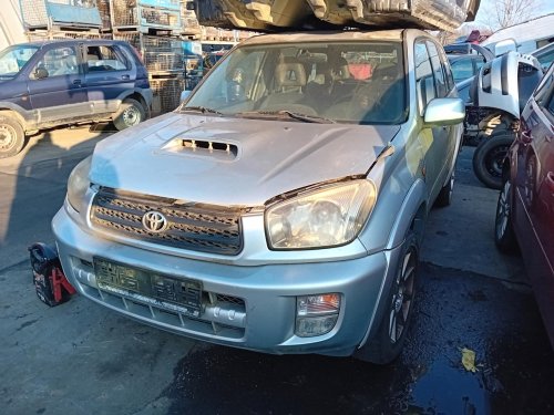 Toyota RAV4 2.0 D ( 1CD-FTV ) 85kW r.2002 stříbrná na náhradní díly