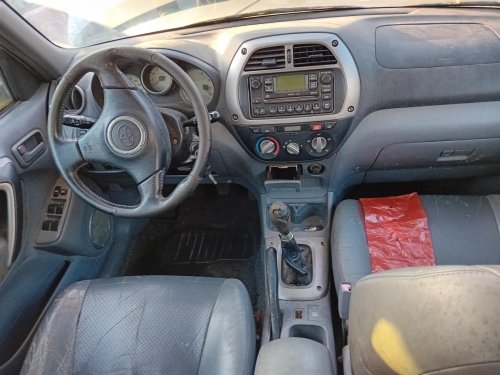 Toyota RAV4 2.0 D ( 1CD-FTV ) 85kW r.2002 stříbrná na náhradní díly