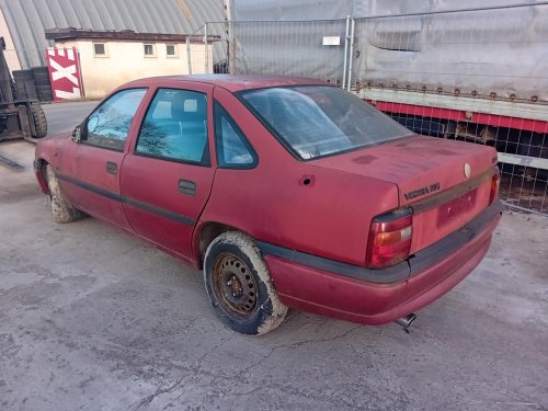 Vectra A 1.8 ( C18NZ ) 66kW r.1994 na náhradní díly