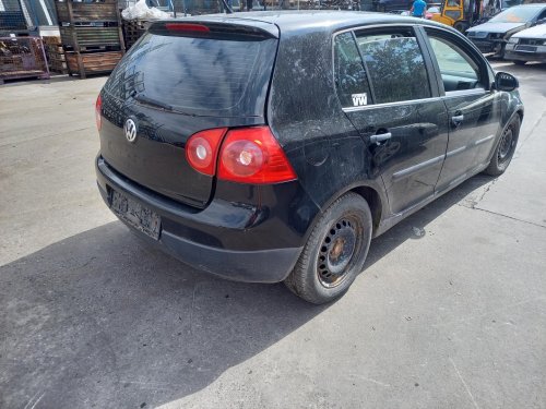 Volkswagen Golf V 1.9 TDI ( BRU ) 66kW r.2005 černá na náhradní díly  