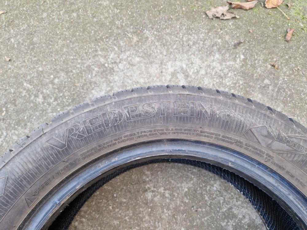 2 KS CELOROČNÍ PNEUMATIKA VREDESTEIN INNER SIDE QUATRAC 5 - 165/60 R14 79H - 14497