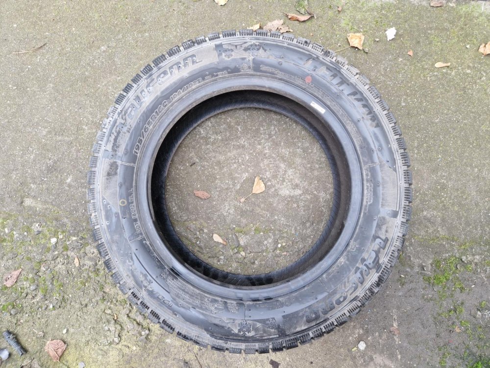 2 KS ZIMNÍ PNEUMATIKA LAUFEN I FIT VAN - 195/65 R16 C 104/102T - 14780