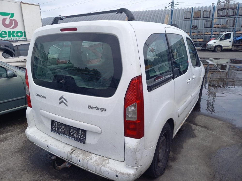 Citroen Berlingo II 1.6 HDI 16V ( 9H01 ) 80kW r.2009 bílá na náhradní díly  