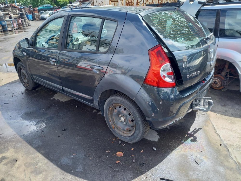 Dacia Sandero 1.2 ( D4FF7 ) 55kW r.2012 šedá na náhradní díly  