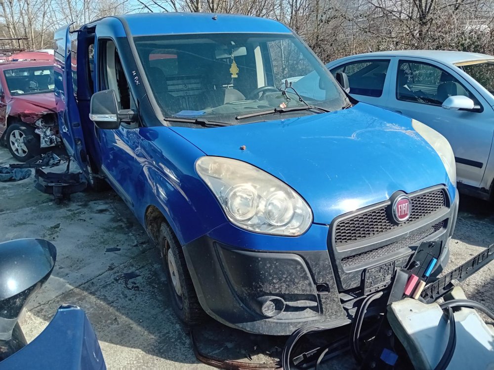 Fiat Doblo 1.3 JTD ( 263A2000 ) 66kW r.2013 modrá na náhradní díly