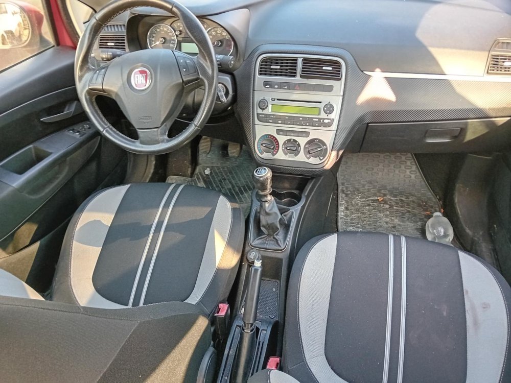 Fiat Grande Punto 1.2 ( 199A4000 ) 48kW r.2010 červená  na náhradní díly