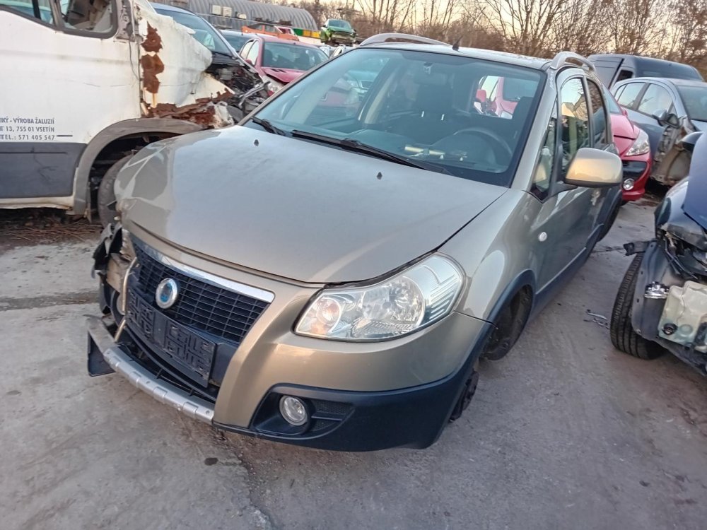 Fiat Sedici 1.6 ( M16A ) 79kW r.2006 zlatá na náhradní díly