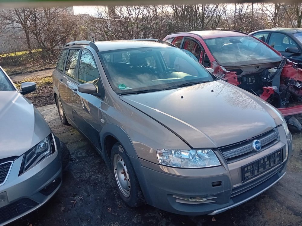 Fiat Stilo Uproad 1.9 JTD 16V ( 937A5000 ) 110kW r.2006 na náhradní díly