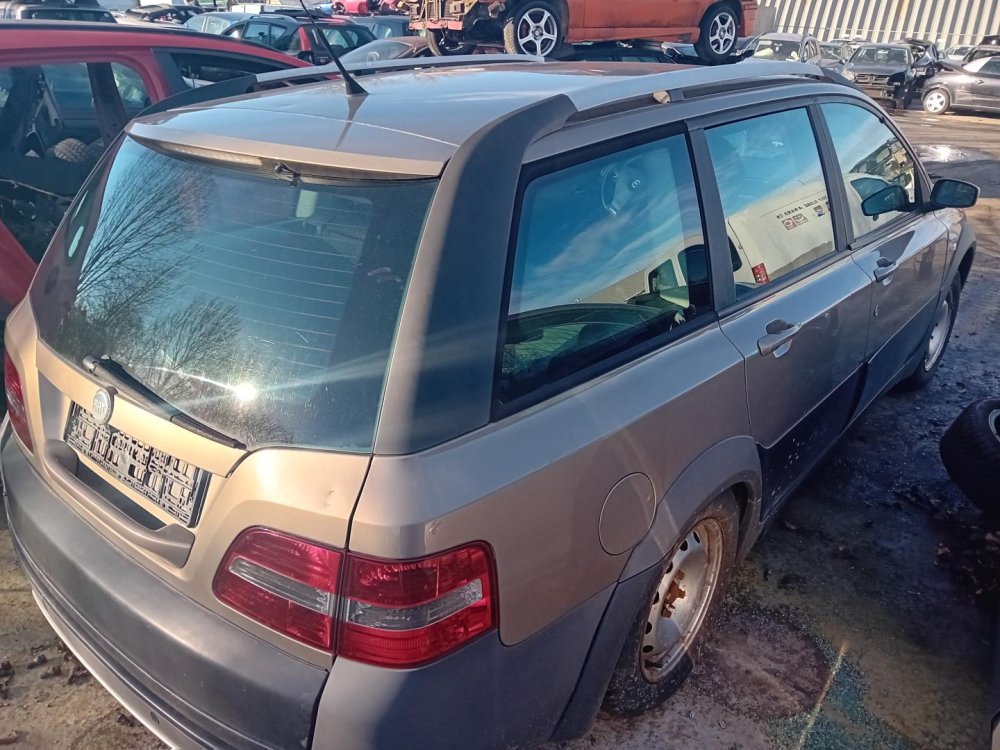 Fiat Stilo Uproad 1.9 JTD 16V ( 937A5000 ) 110kW r.2006 na náhradní díly