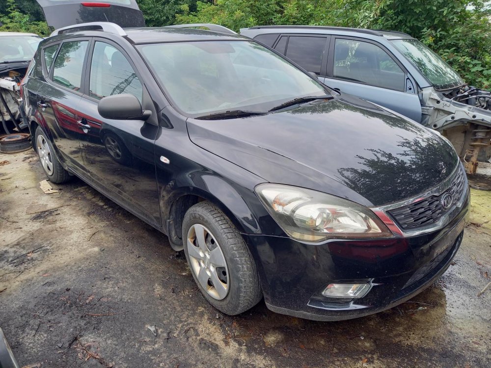 Kia Ceed Facelift 1.4 ( G4FA ) 66kW r.2010 černá  na náhradní díly  