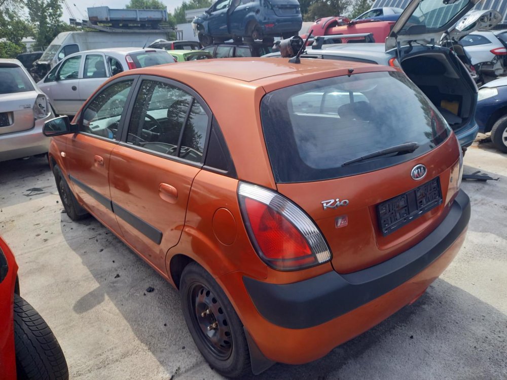 Kia Rio 1.4 ( G4EE ) 71kW r.2010 oranžová na náhradní díly  