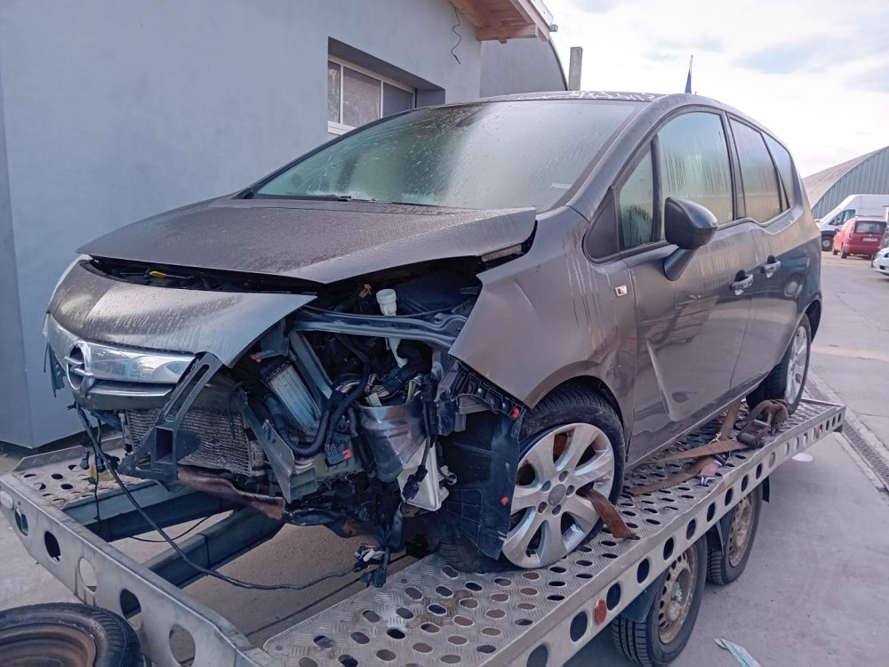 Opel Meriva B 1.7 CDTI ( A17DT ) 74kW r.2010 šedá na náhradní díly  