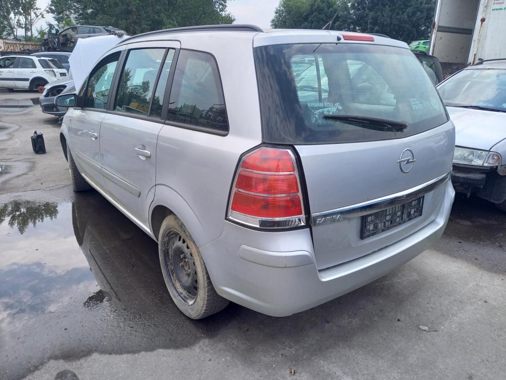 Opel Zafira B 1.6 ( Z16XEP ) 77kW r.2007 stříbrná Z157 na náhradní díly  