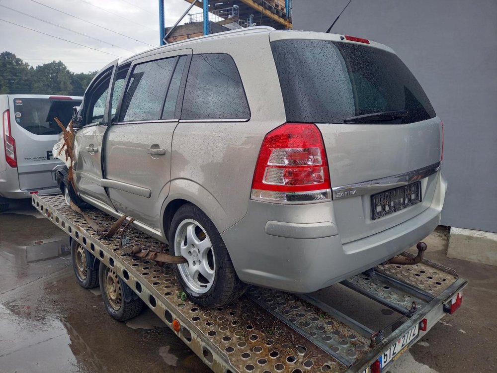 Opel Zafira B facelift 1.7 CDTI ( A17DTR ) 92kW r.2012 stříbrná Z167 na náhradní díly  