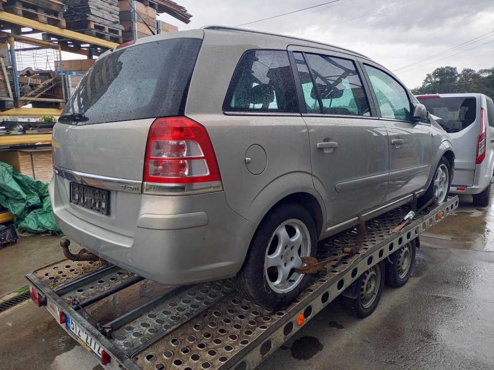 Opel Zafira B facelift 1.7 CDTI ( A17DTR ) 92kW r.2012 stříbrná Z167 na náhradní díly  