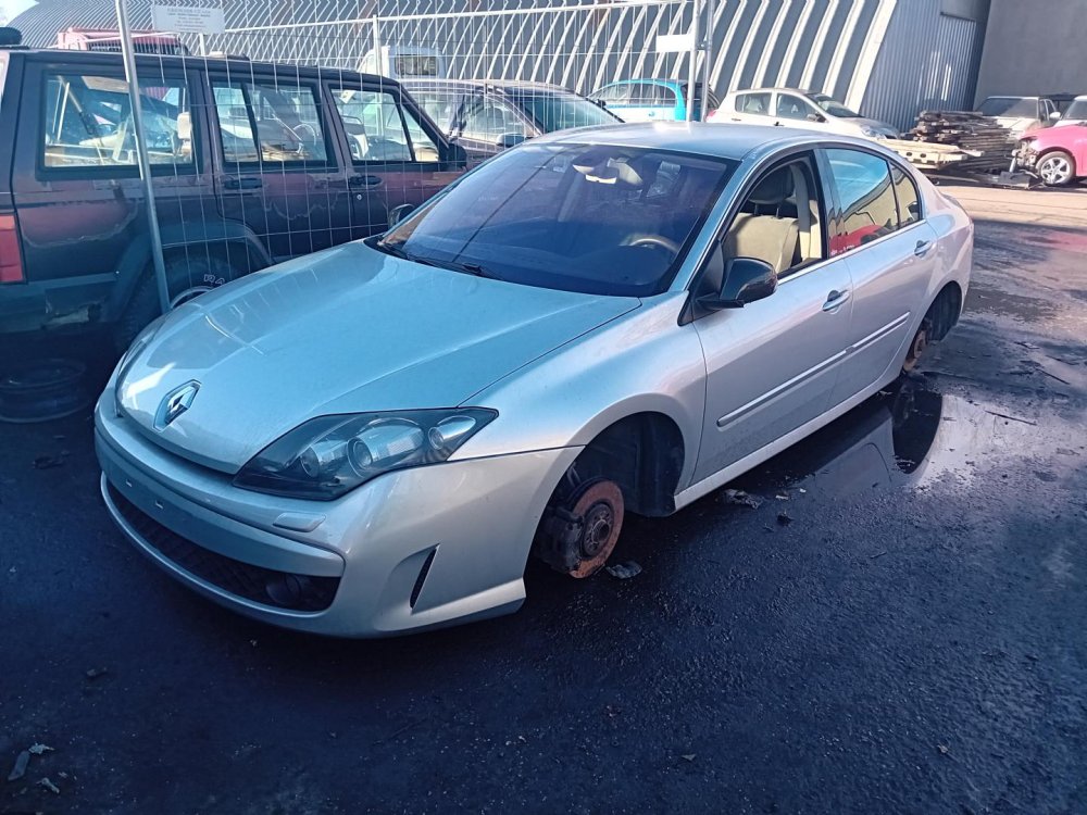 Renault Laguna III 2.0 D ( M9R L 8 ) 130kW r.2009 stříbrná na náhradní díly