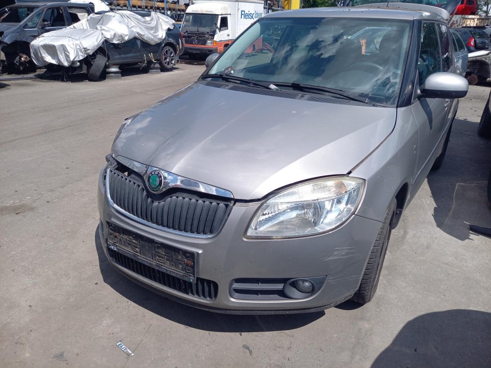 Škoda Fabia II 1.2 ( CGPA ) 51kW převodovka LVG r.2009 šedá na náhradní díly  