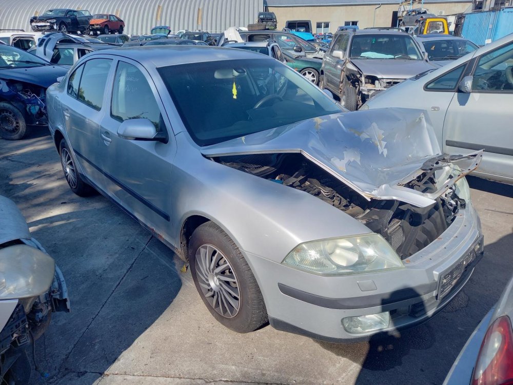 Škoda Octavia II 1.9 TDI ( BJB ) 77kW převodovka GQQ r.2005 stříbrná 9102  na náhradní díly  