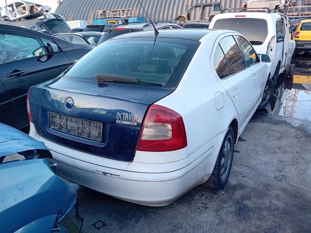 Škoda Octavia II 1.9 TDI ( BJB ) 77kW r.2005 bílá  na náhradní díly