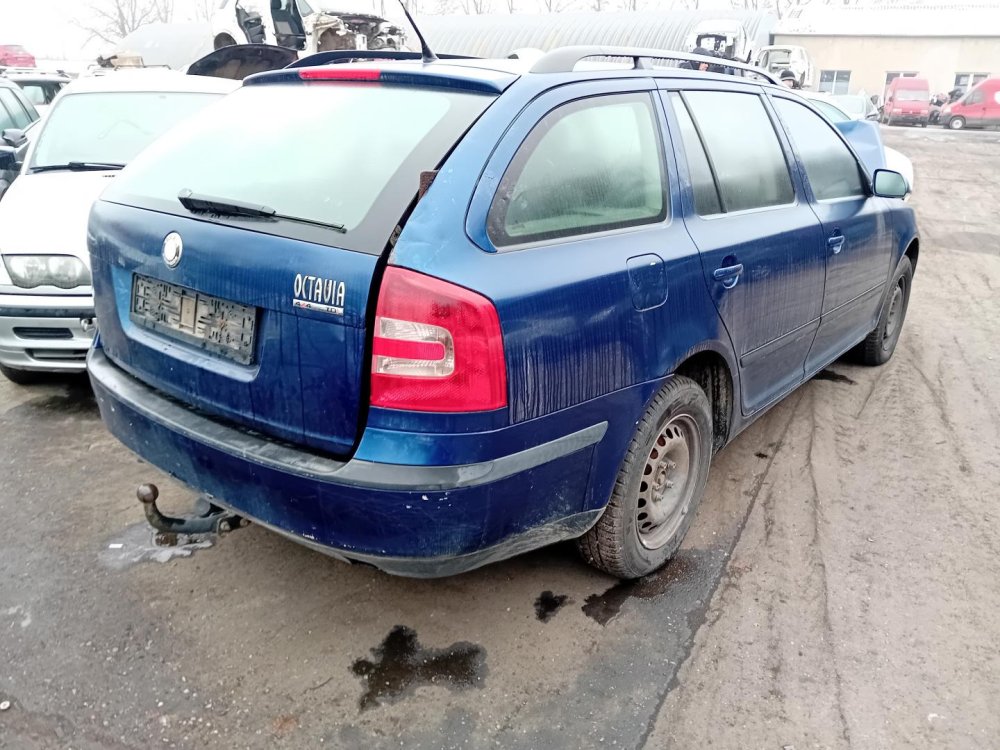 Škoda Octavia II 2.0 TDI ( BMM ) 103kW r.2007 modrá na náhradní díly