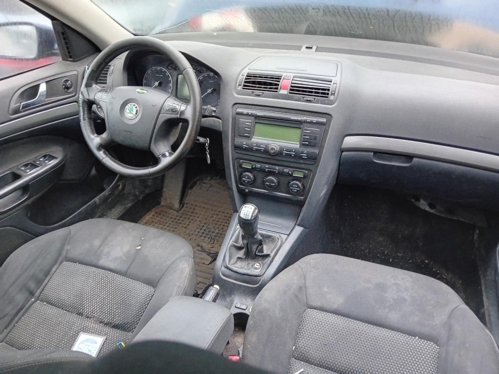 Škoda Octavia II 2.0 TDI ( BMM ) 103kW r.2007 modrá na náhradní díly