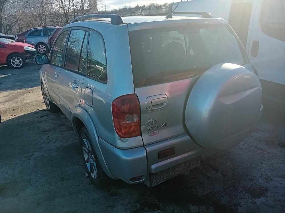 Toyota RAV4 2.0 D ( 1CD-FTV ) 85kW r.2002 na náhradní díly