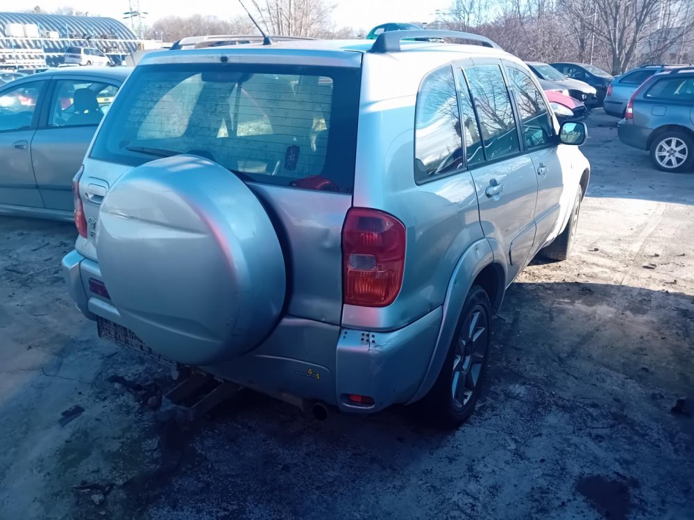 Toyota RAV4 2.0 D ( 1CD-FTV ) 85kW r.2002 na náhradní díly