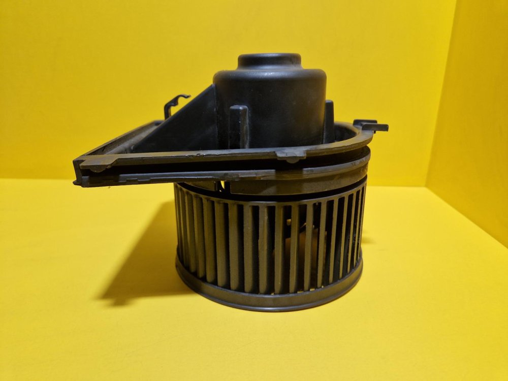 VENTILÁTOR TOPENÍ 1J1819021B - VW / ŠKODA / SEAT / AUDI - 12981