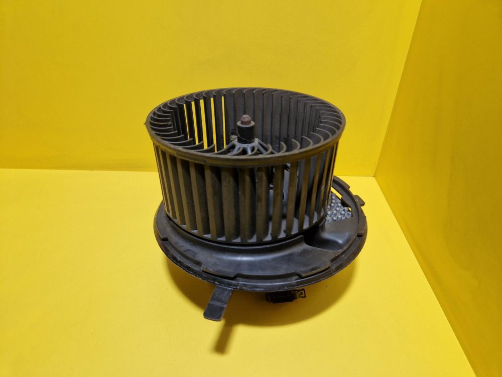 VENTILÁTOR TOPENÍ 1K1820015D - VW / ŠKODA / SEAT / AUDI - 13075